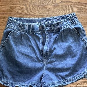 American Eagle Mom Short